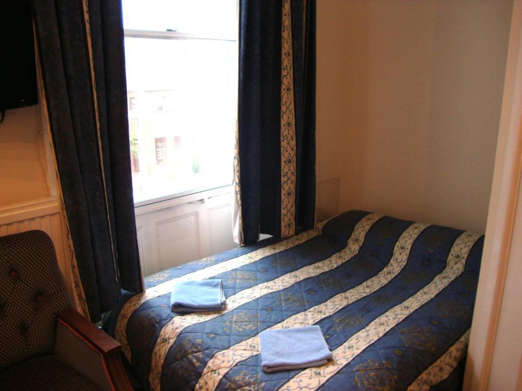 Clock Tower Hotel Exeter Szoba fotó