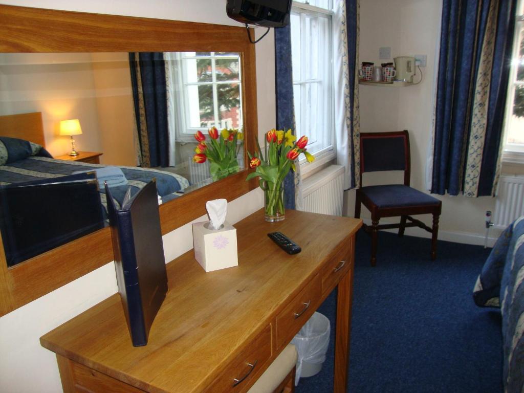 Clock Tower Hotel Exeter Kültér fotó