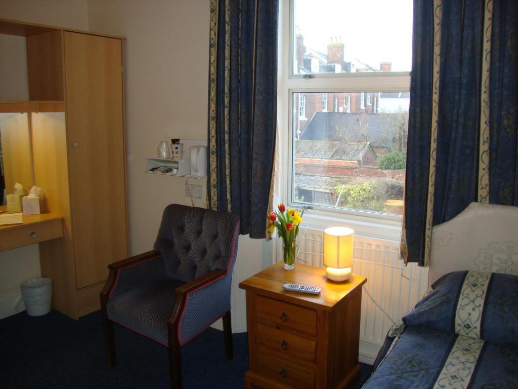 Clock Tower Hotel Exeter Szoba fotó